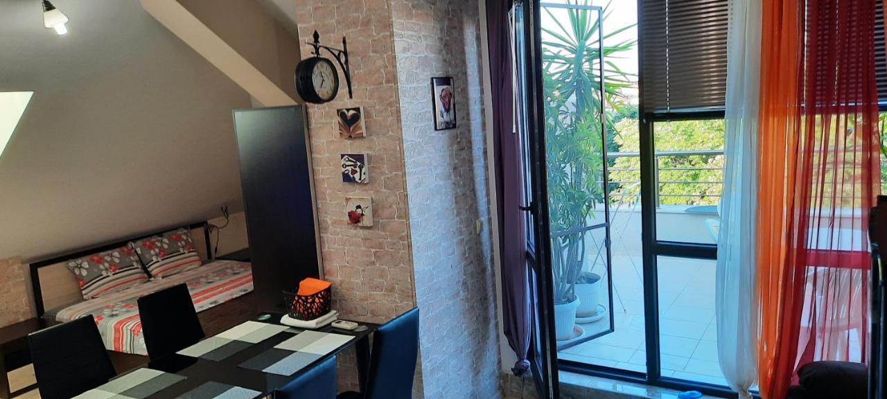 Студио Изгрев Burgas Bagian luar foto