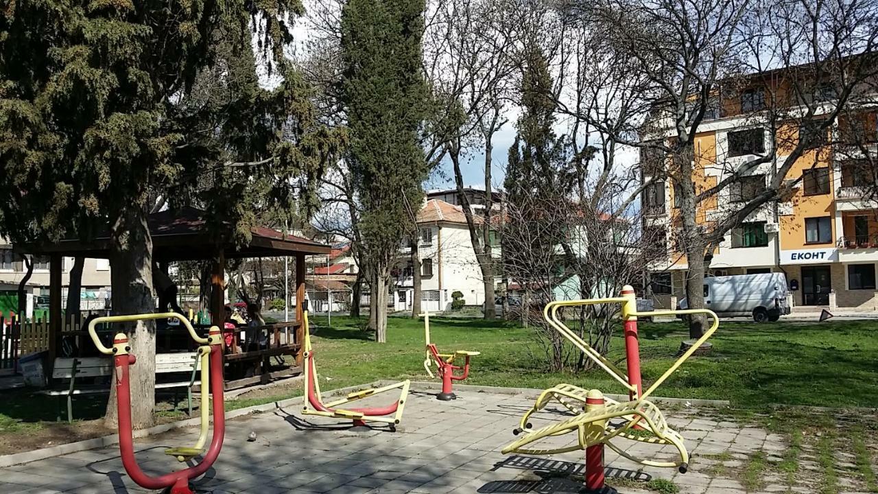 Студио Изгрев Burgas Bagian luar foto